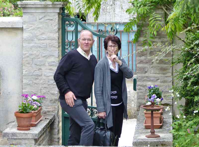 09_P1000886 (Clement).jpg - On s'en va discrètement.  « À l'année prochaine ! » 